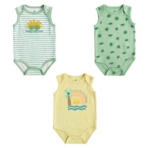 Set de 3 bodys sin mangas para bebé en tonos verde, blanco y amarillo con diseños de sol y verano