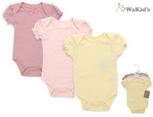 Set de 3 bodys para bebé con mangas fruncidas en colores pastel, ideal para vestir con comodidad y estilo.