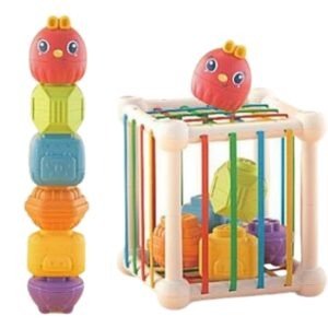 Torre Encajable Multicolor para bebés con piezas de encaje y cubo educativo.